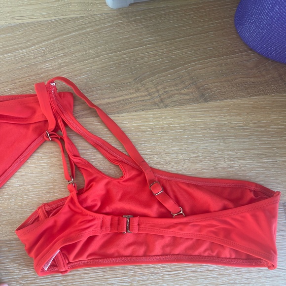 Red One-Shoulder Bikini - Picture 5 of 5